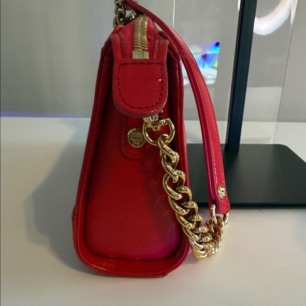 MCM Vintage Red Leather Shoulder Bag with Gold toned Chain - Picture 8 of 16